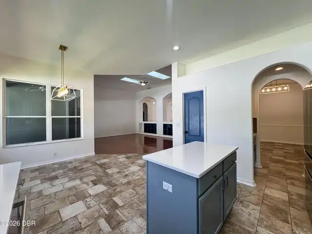 Listing Photo 12