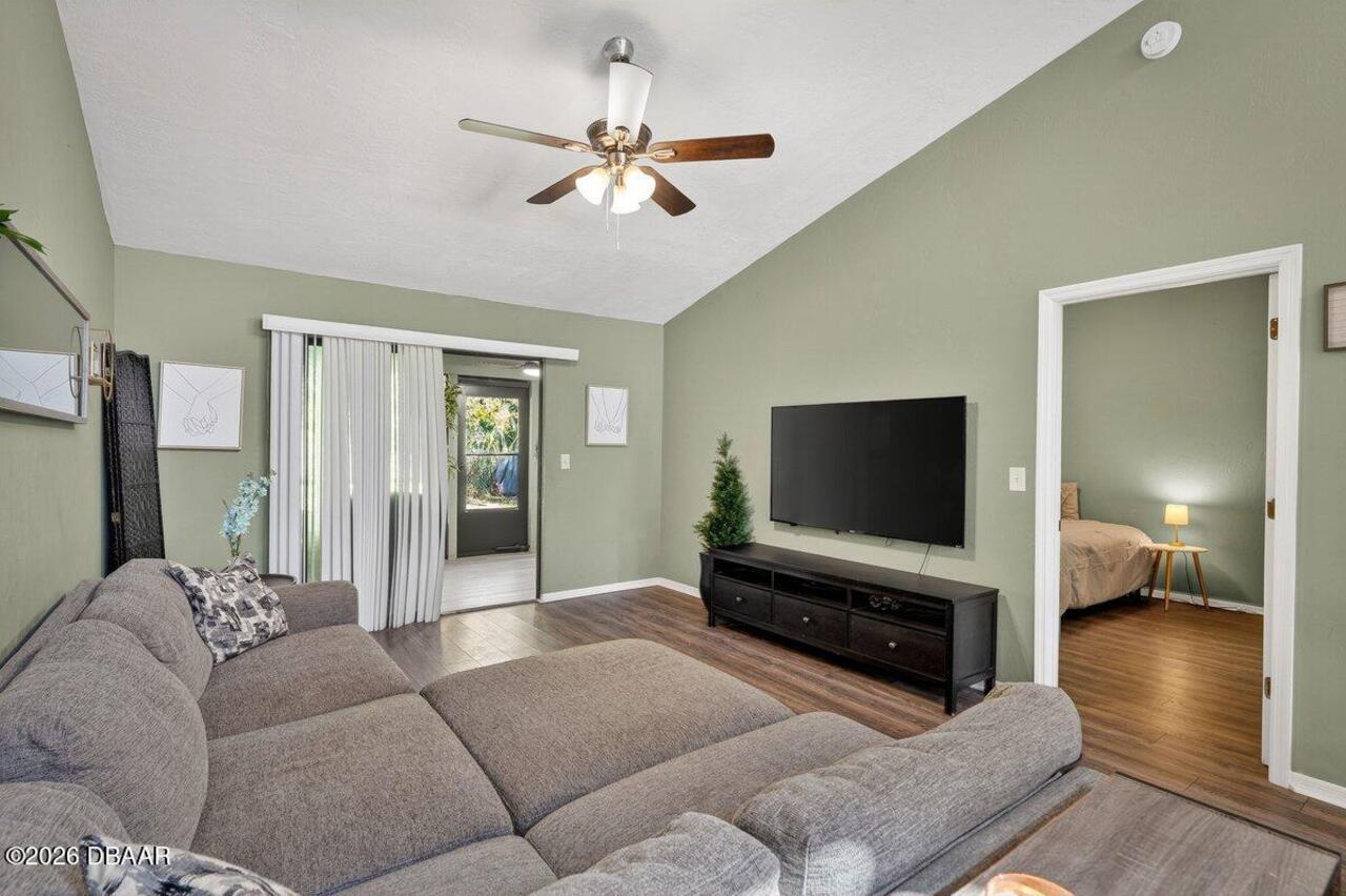Listing Photo 14