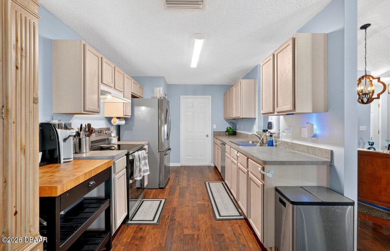 Listing Photo 7