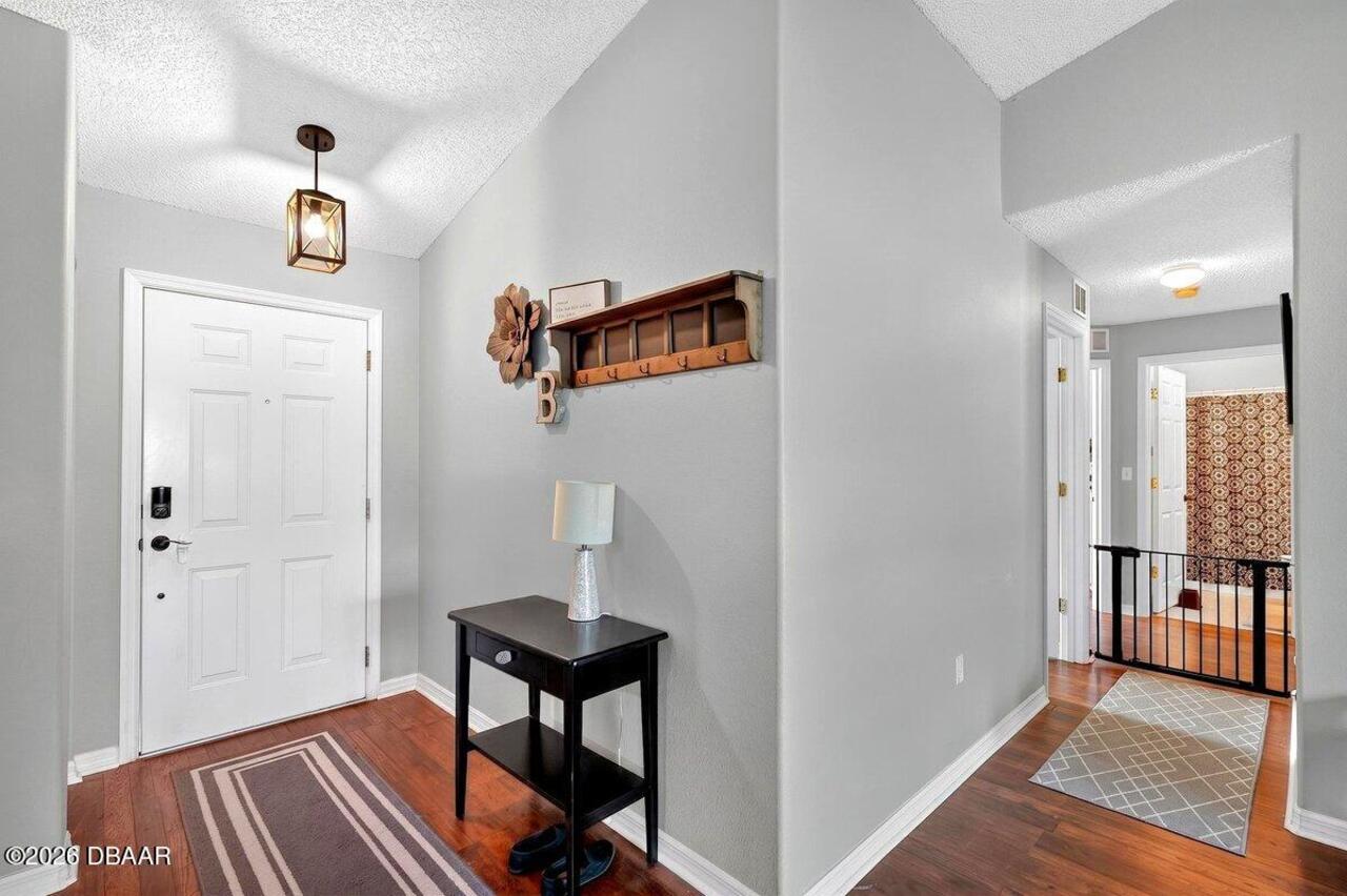 Listing Photo 12