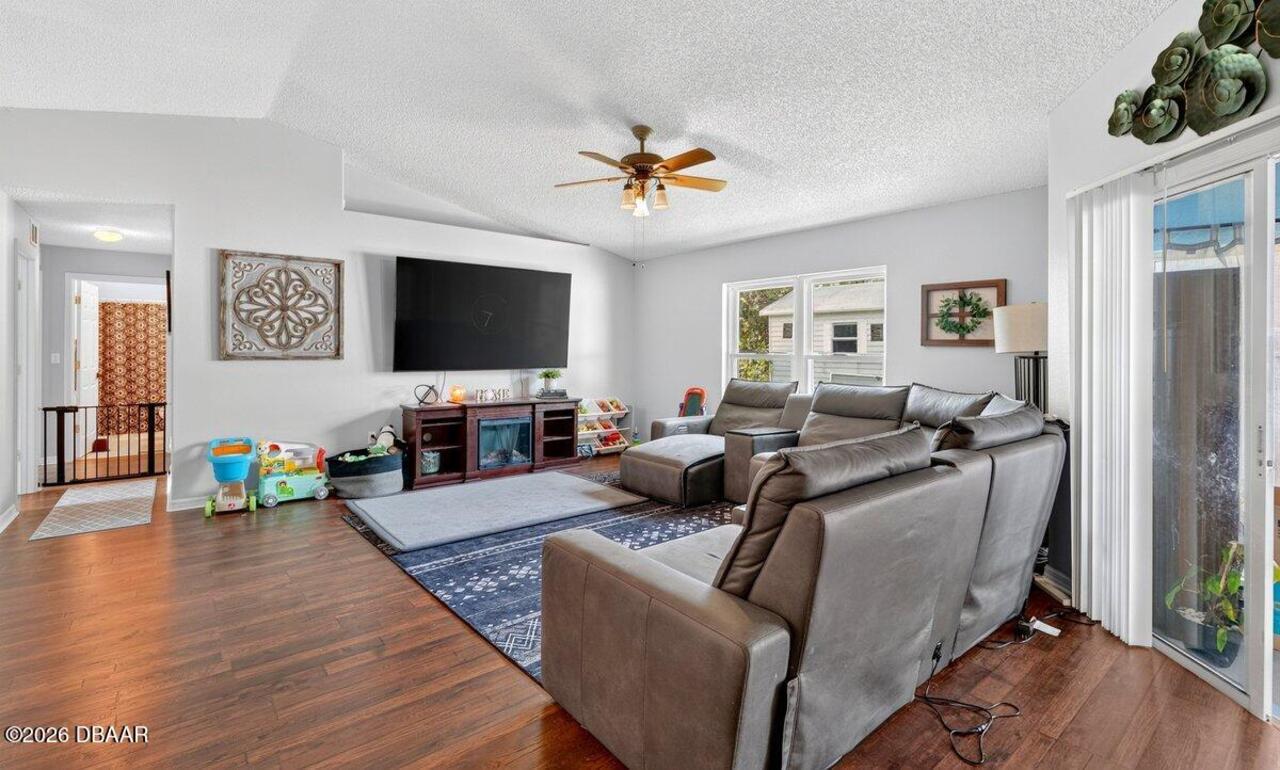 Listing Photo 16