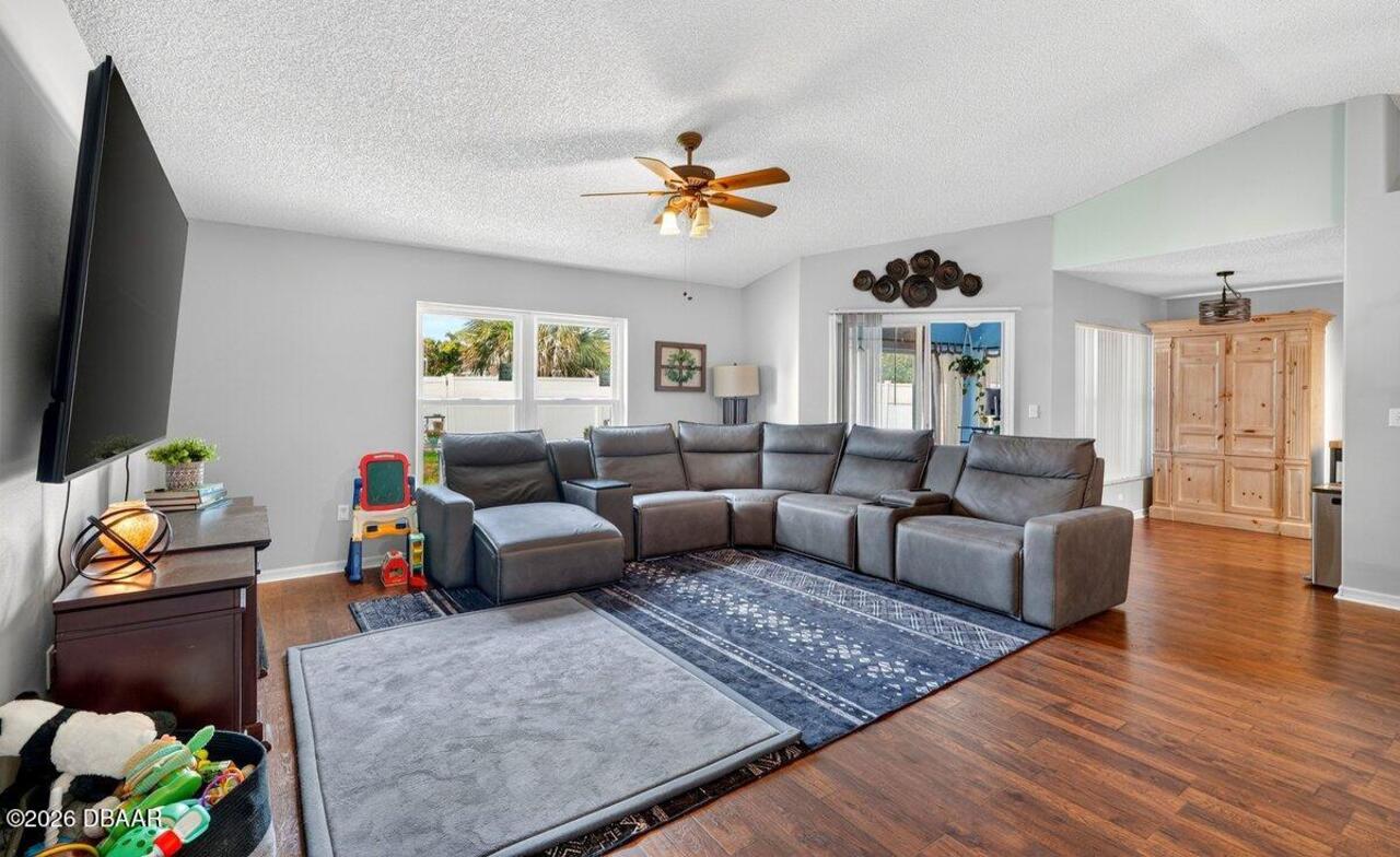 Listing Photo 17