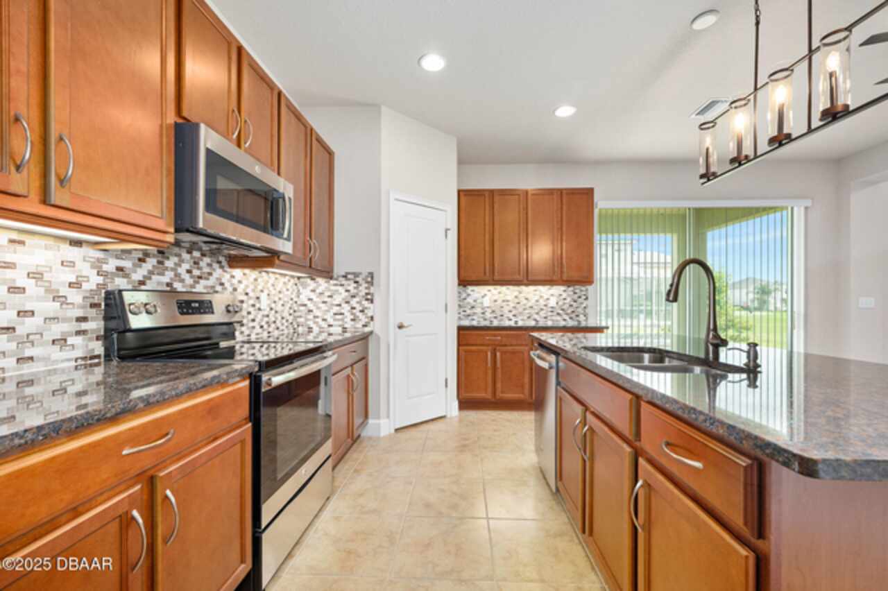 Listing Photo 10
