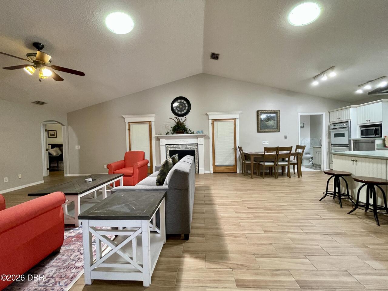 Listing Photo 9