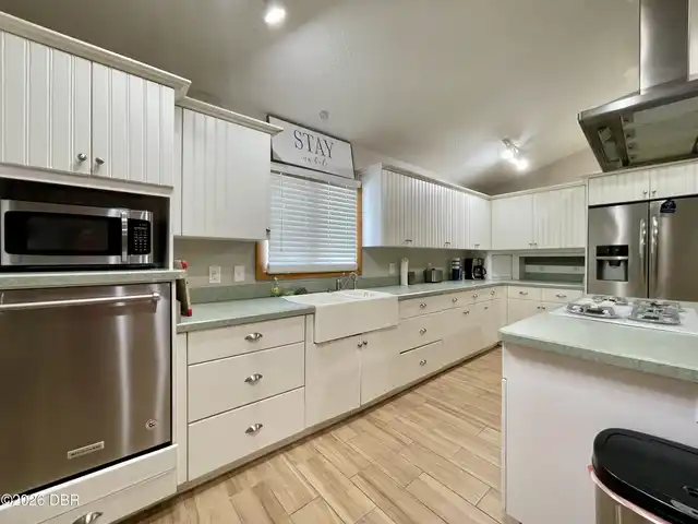 Listing Photo 15