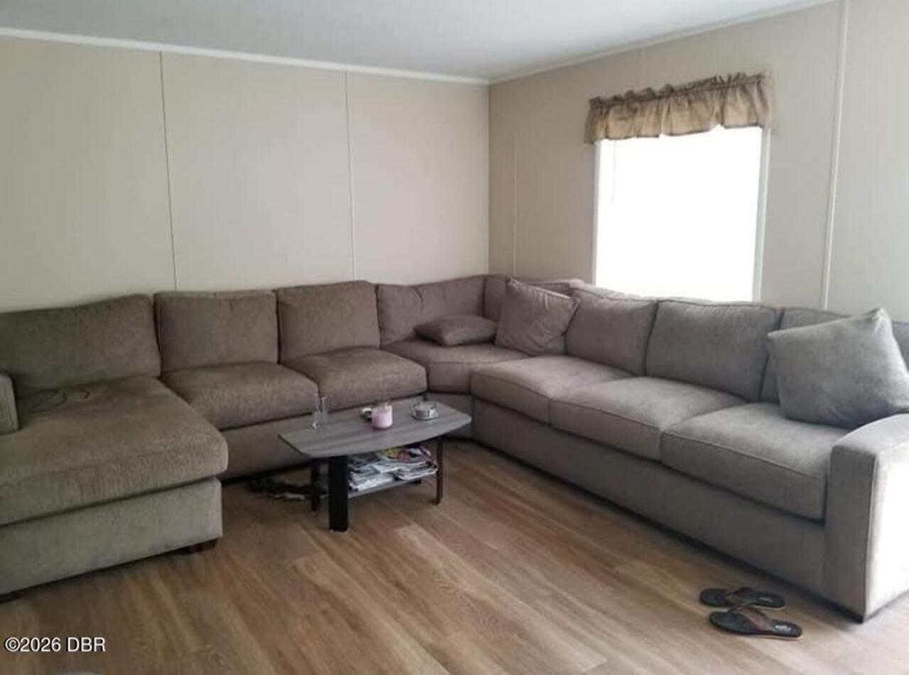 Listing Photo 10