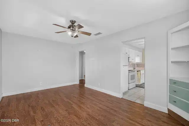 Listing Photo 9