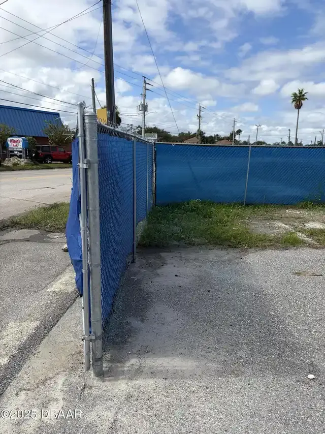 Listing Photo 15