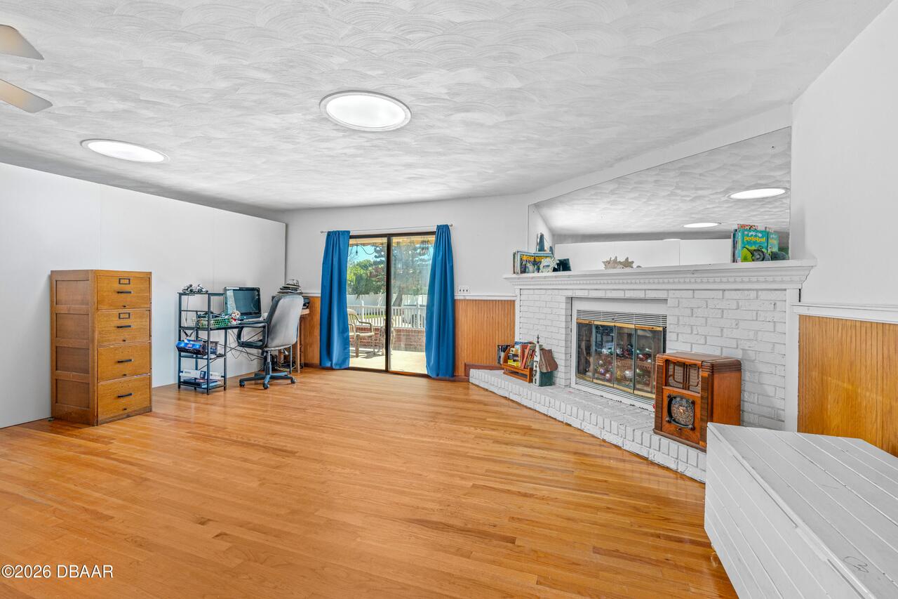 Listing Photo 9