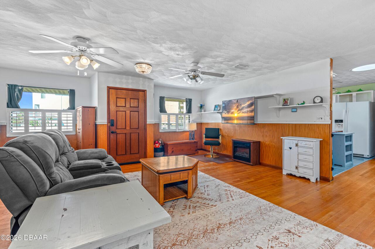 Listing Photo 11