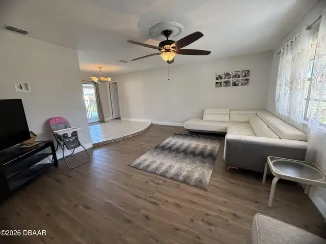 Listing Photo 8