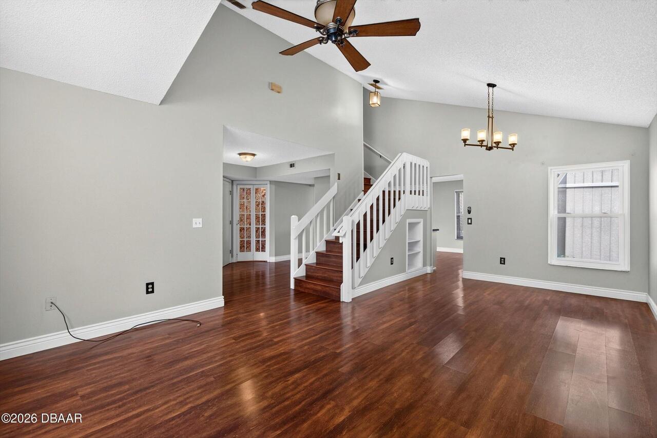 Listing Photo 12