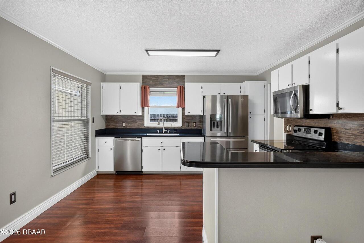Listing Photo 17