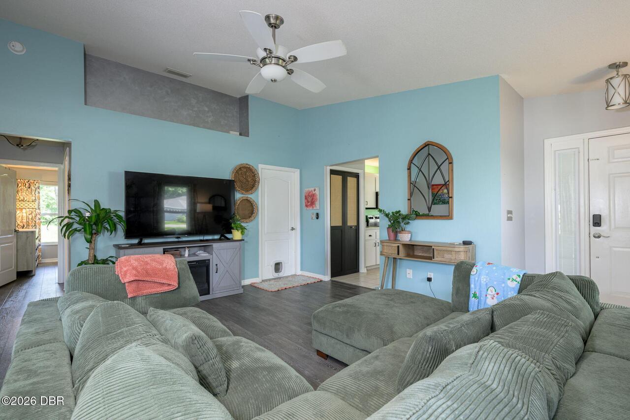 Listing Photo 7