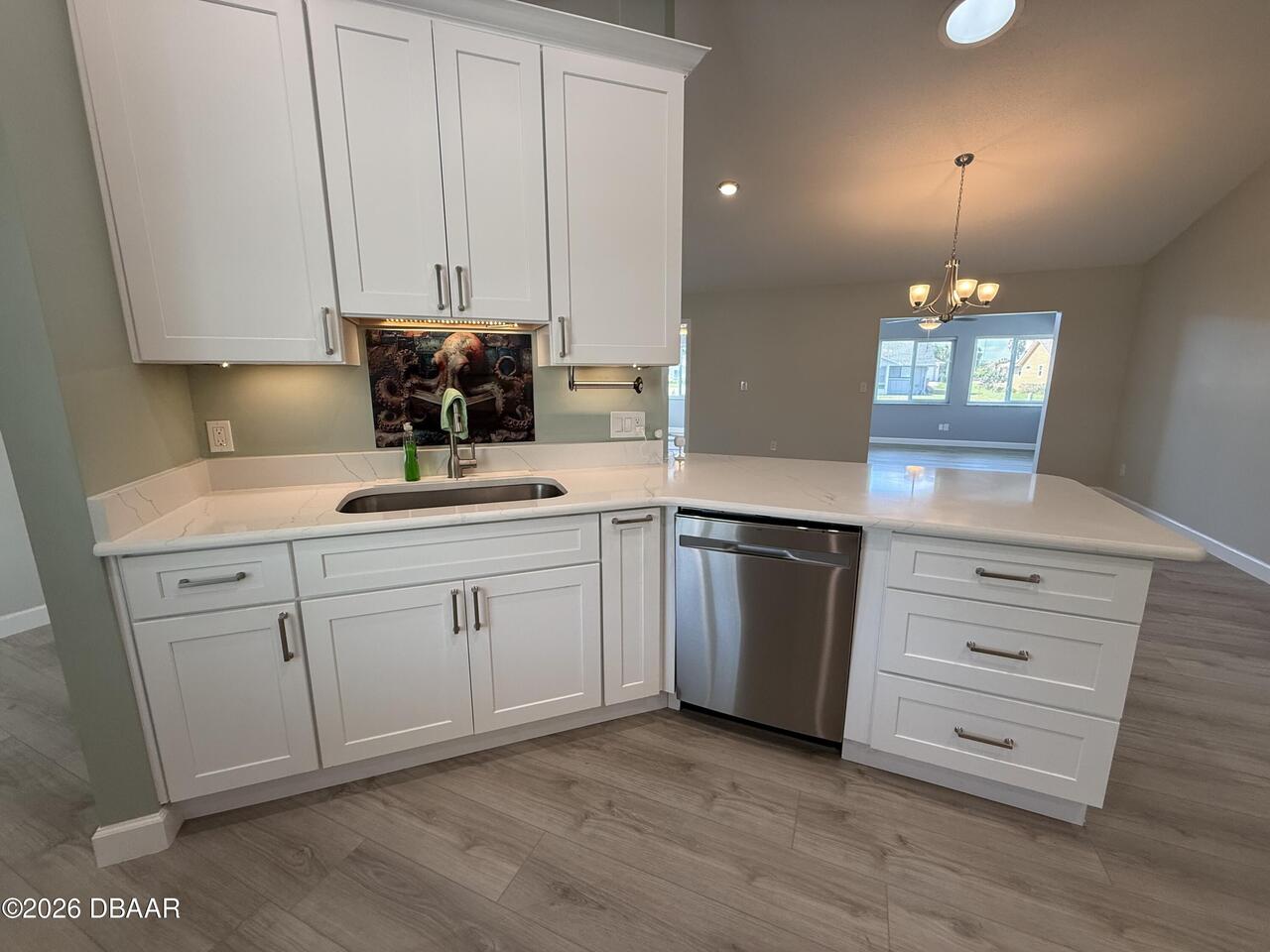 Listing Photo 6