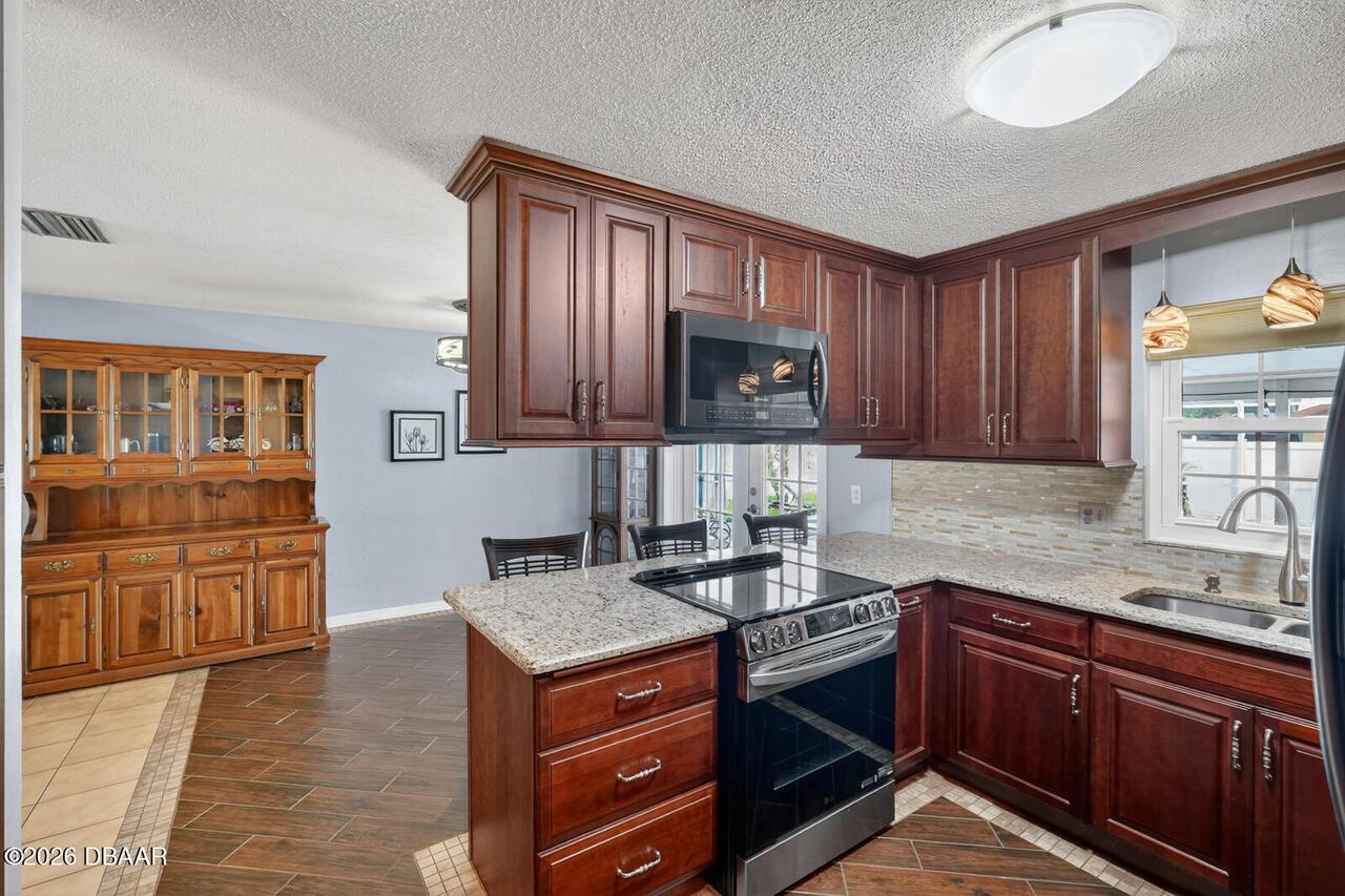 Listing Photo 17