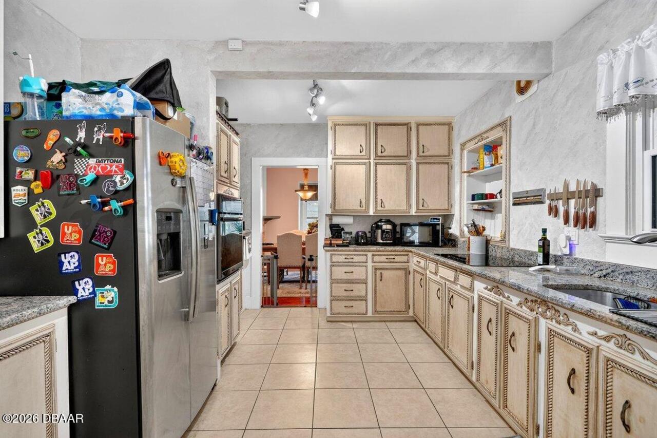 Listing Photo 18
