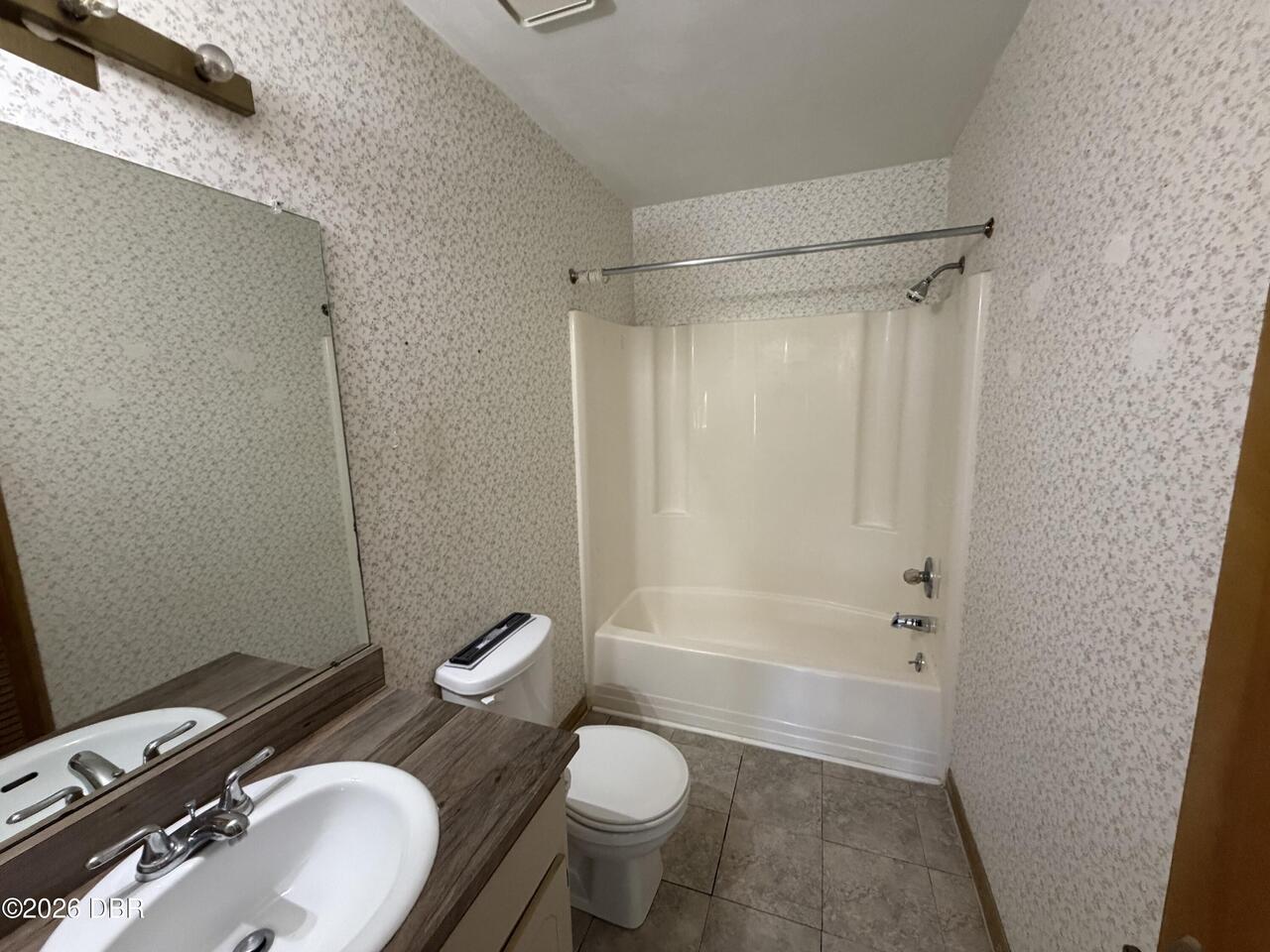 Listing Photo 12