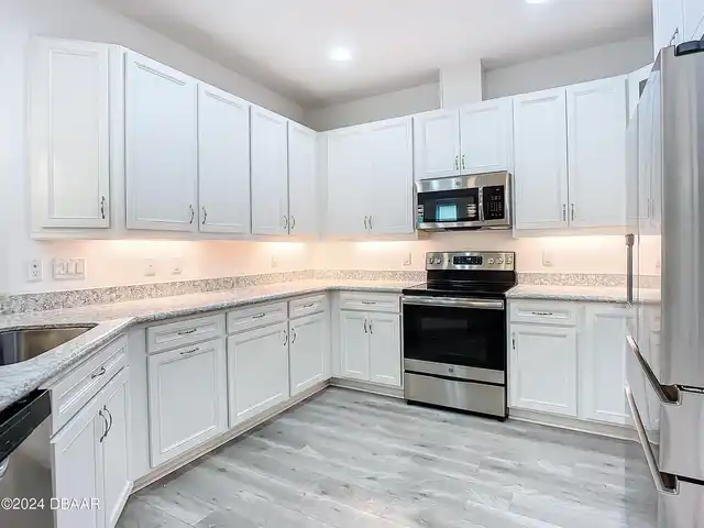 Listing Photo 7
