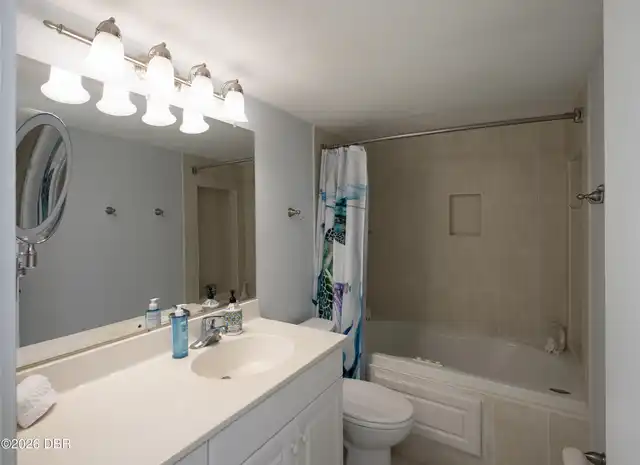 Listing Photo 12