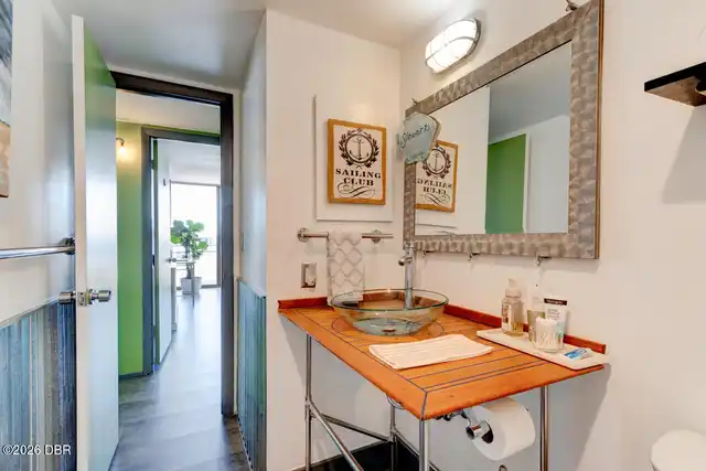 Listing Photo 11
