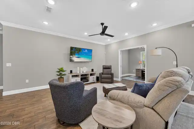 Listing Photo 15