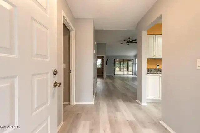 Listing Photo 11