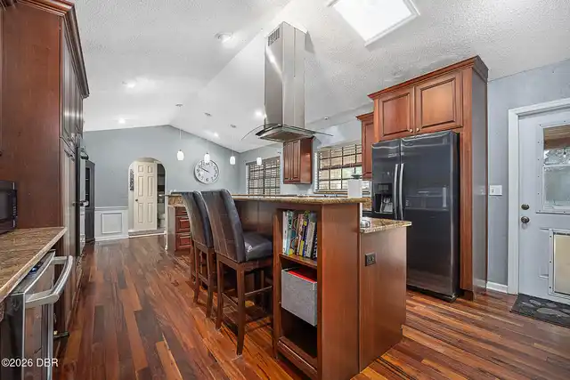 Listing Photo 8