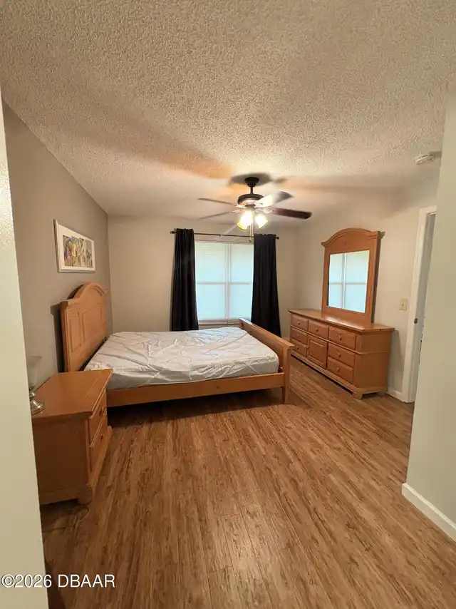 Listing Photo 12