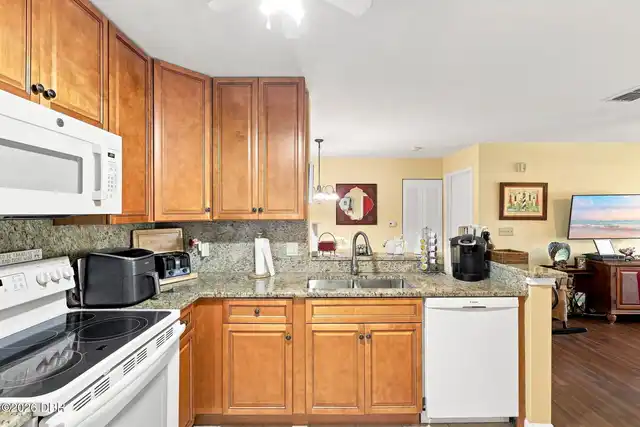 Listing Photo 10