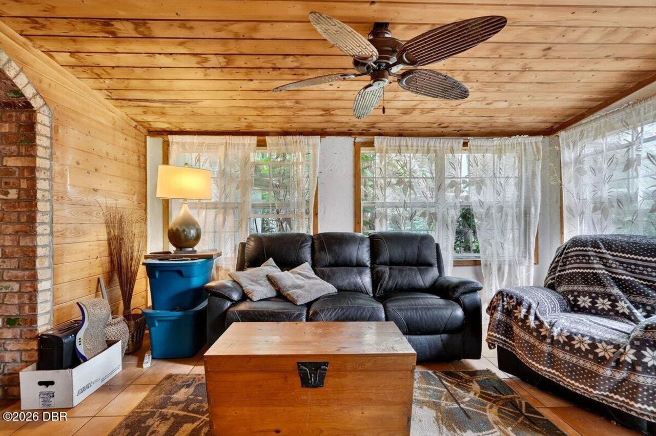 Listing Photo 11
