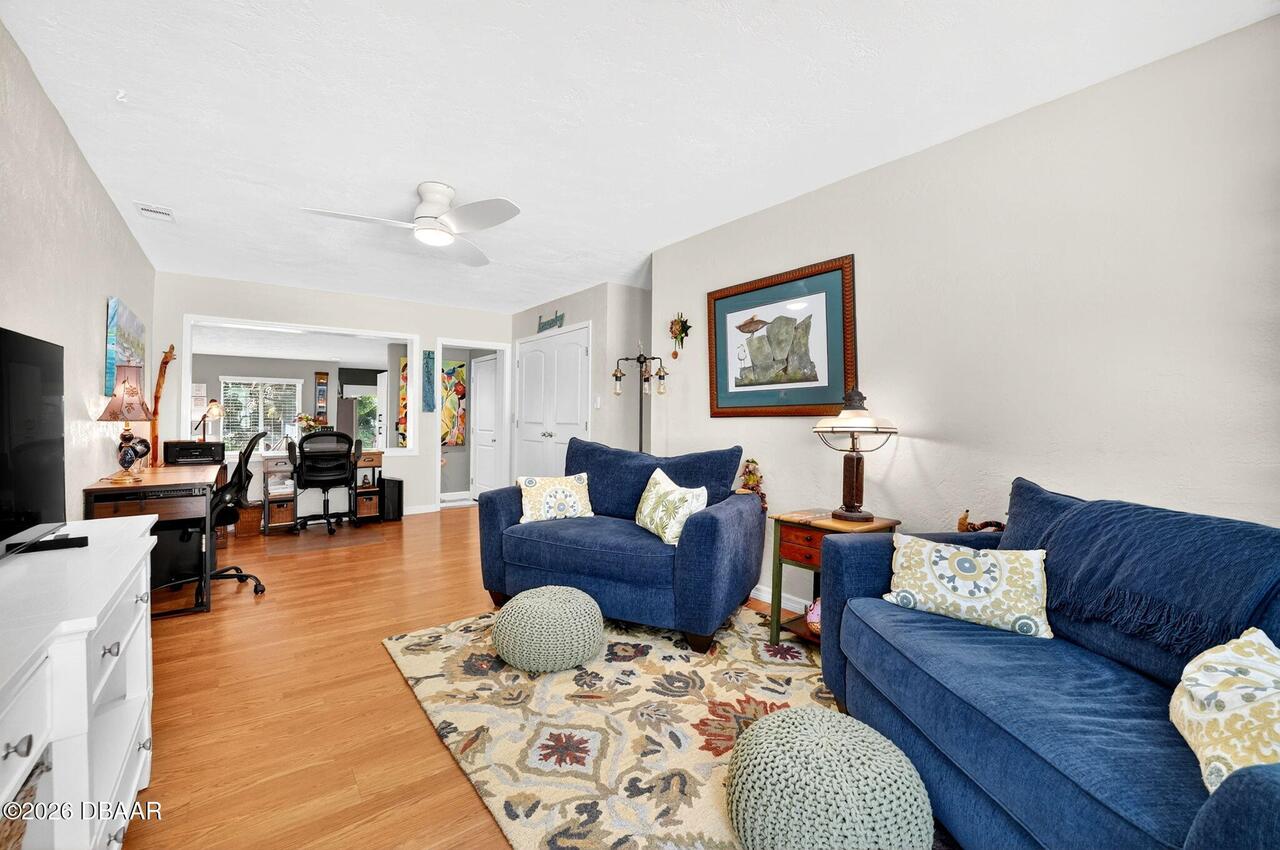 Listing Photo 11
