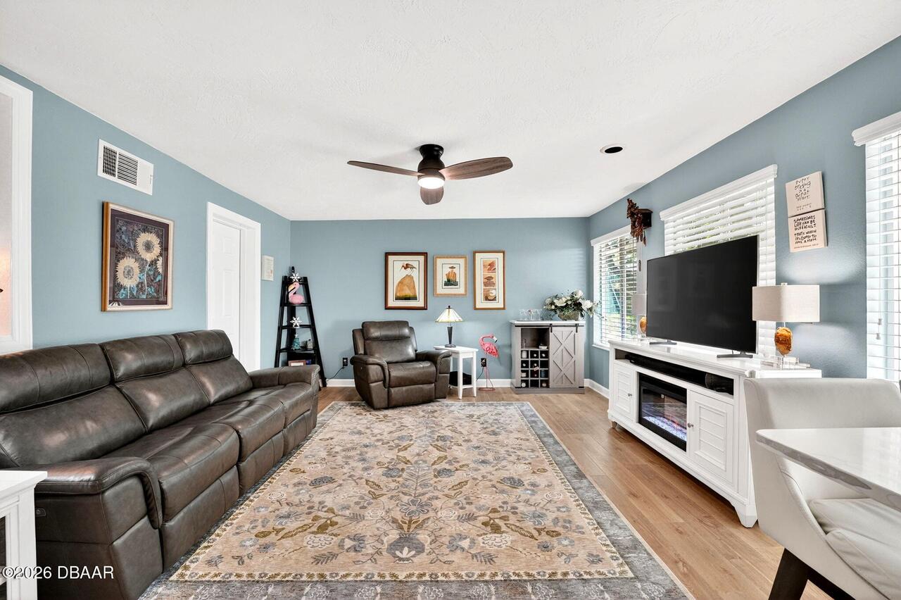 Listing Photo 14
