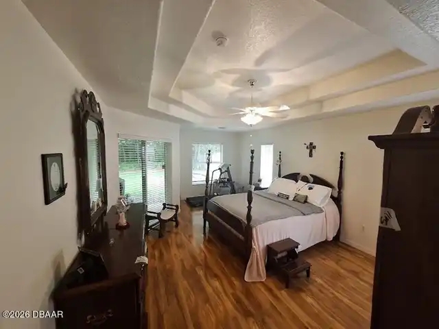 Listing Photo 11