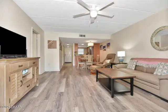 Listing Photo 7