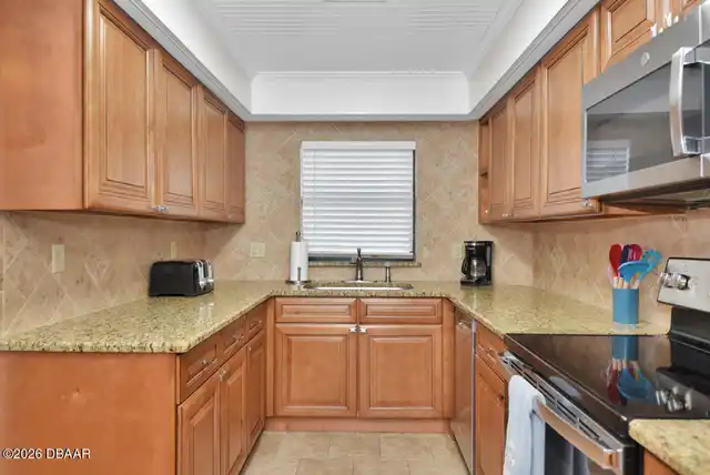 Listing Photo 9