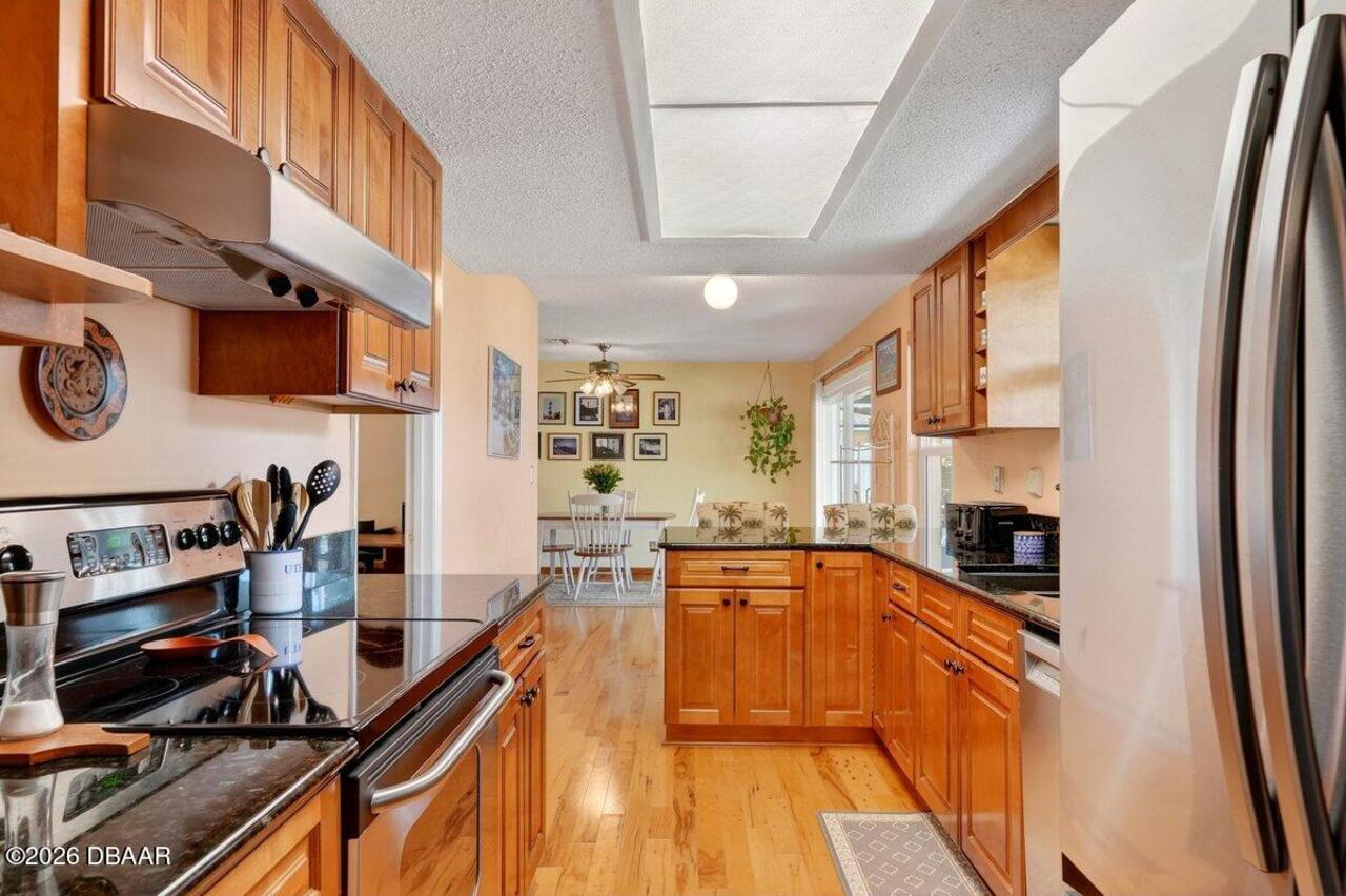 Listing Photo 12