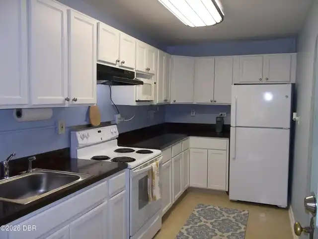 Listing Photo 10