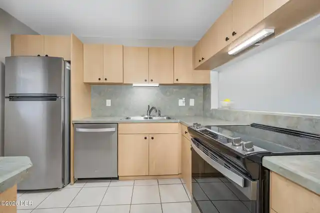 Listing Photo 16