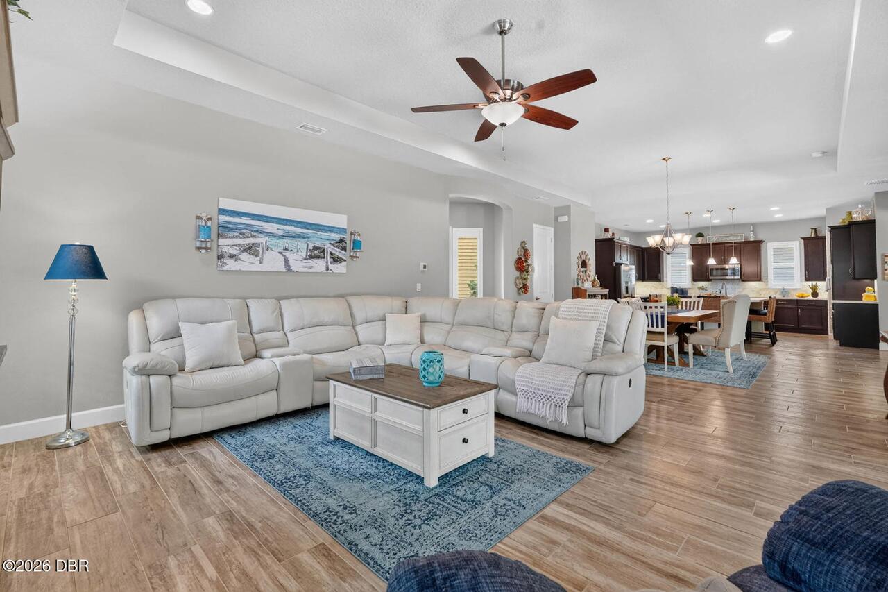 Listing Photo 11
