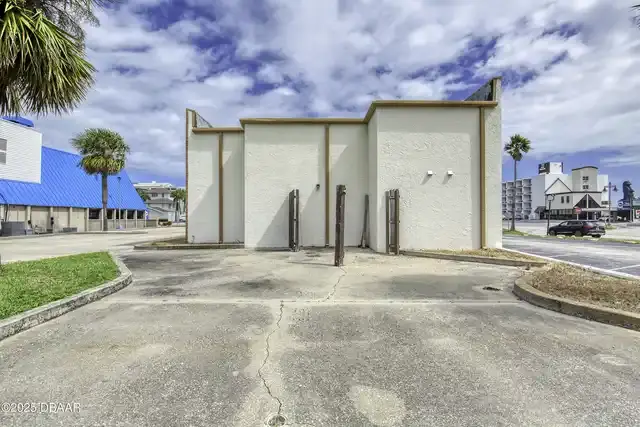 Listing Photo 10