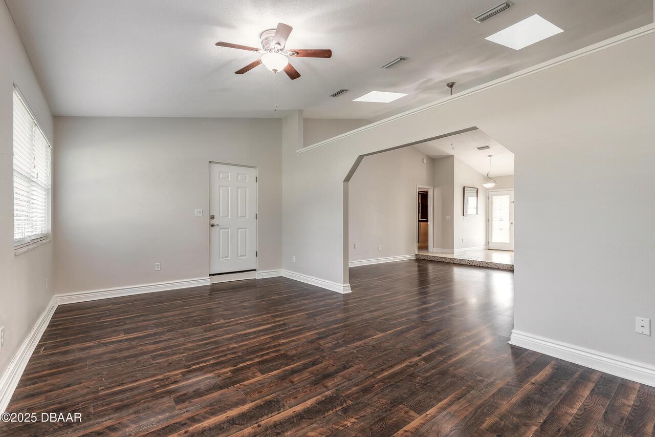 Listing Photo 10