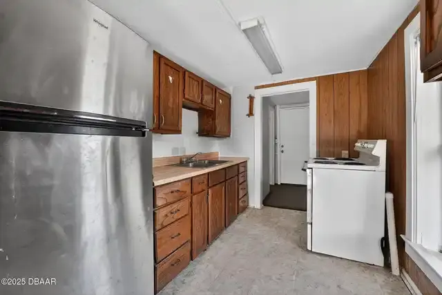 Listing Photo 12