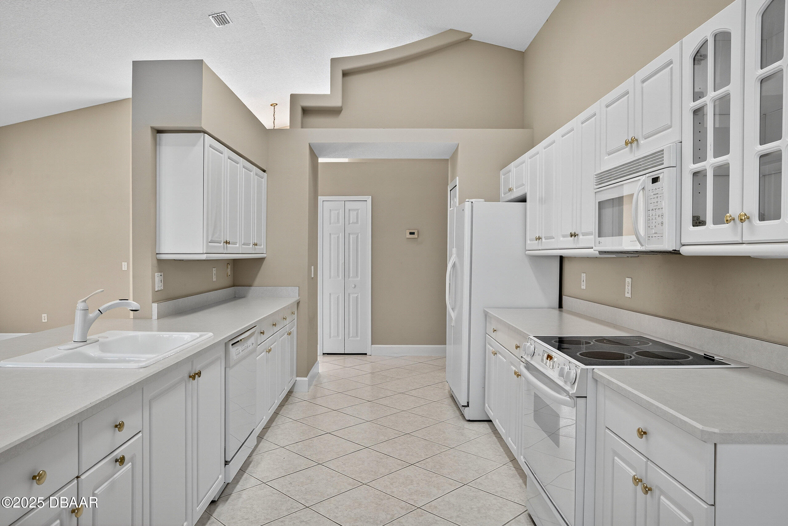 Listing Photo 16