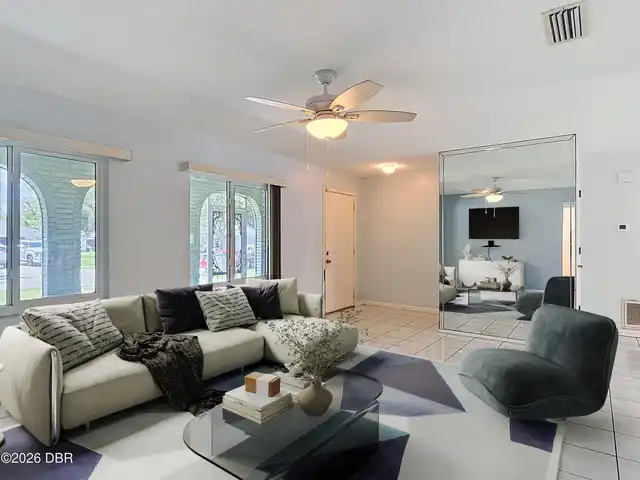 Listing Photo 11