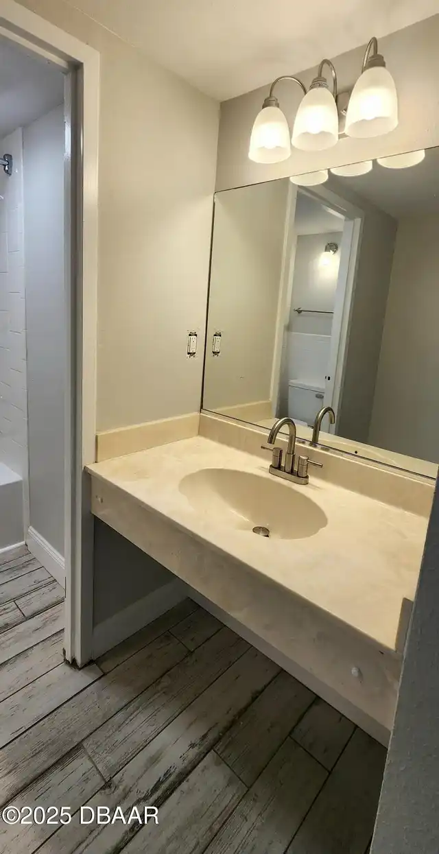 Listing Photo 9