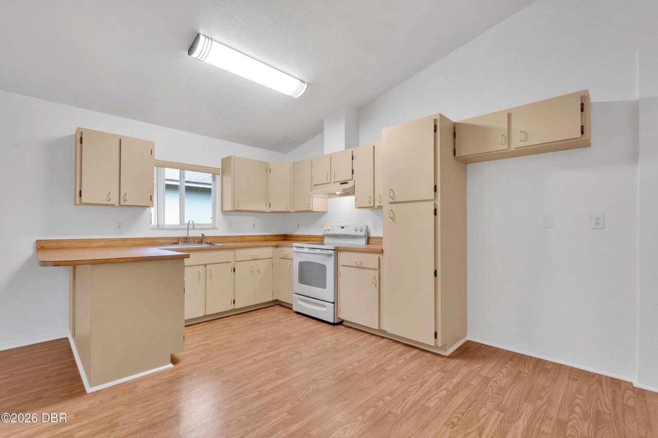 Listing Photo 9