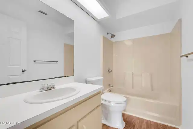 Listing Photo 17