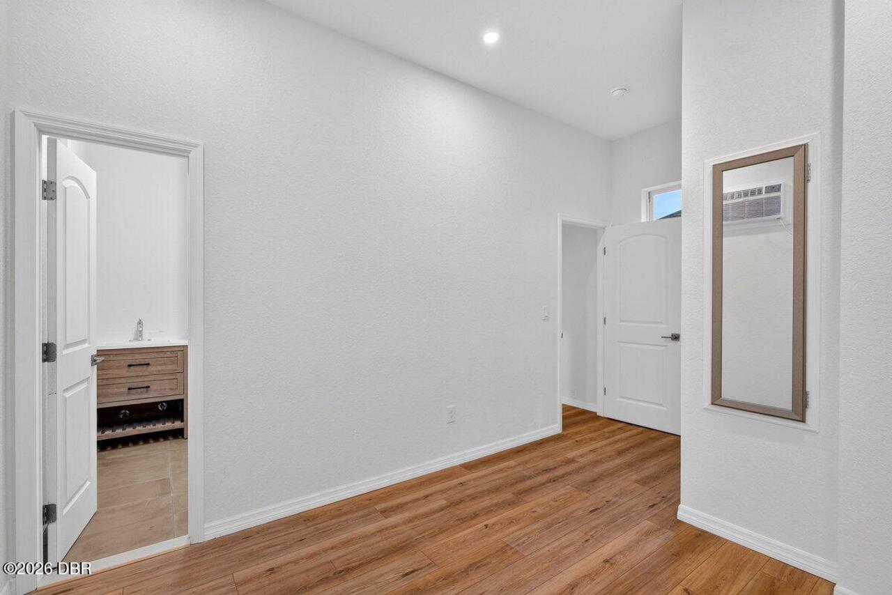 Listing Photo 6