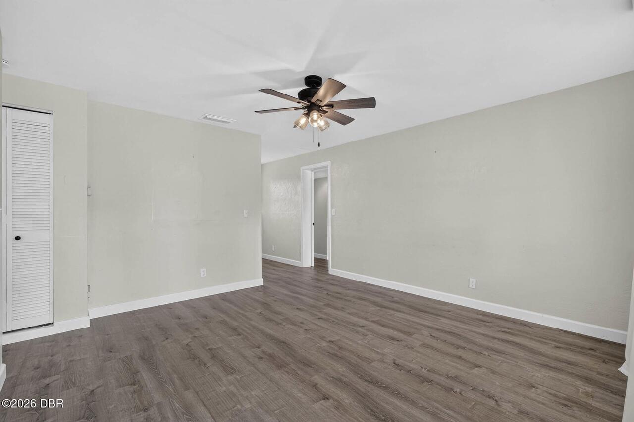 Listing Photo 9